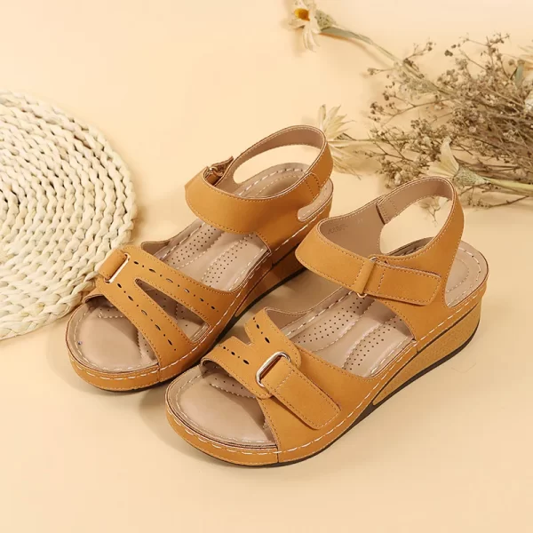 Zapatos abiertos para ella, listos para este próximo variedad de estilos. - Image 3